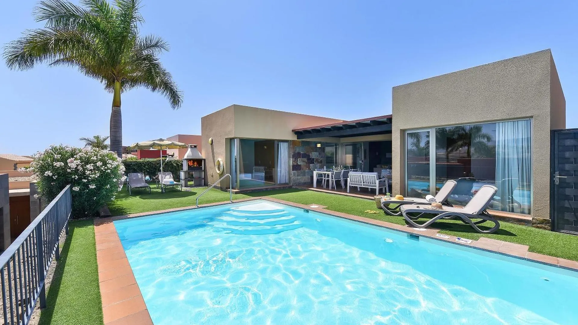 Villa Salobre Golf Dos Luxury Retreat In Gran Canaria Private Outdoor Heatable Pool Bbq Facilities Shaded Outdoor Dining Area Salobre Golf, Spain