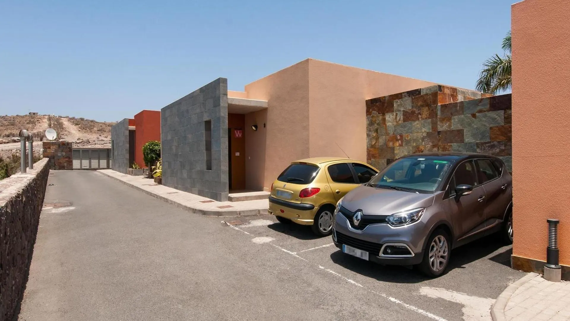 Villa Salobre Golf Dos Luxury Retreat In Gran Canaria Private Outdoor Heatable Pool Bbq Facilities Shaded Outdoor Dining Area Salobre Golf, Las Palmas de Gran Canaria